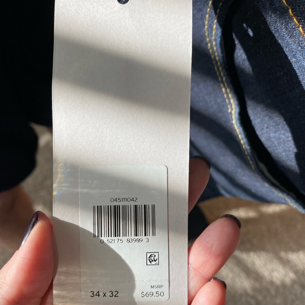 Levi’s - Picture 2 of 4